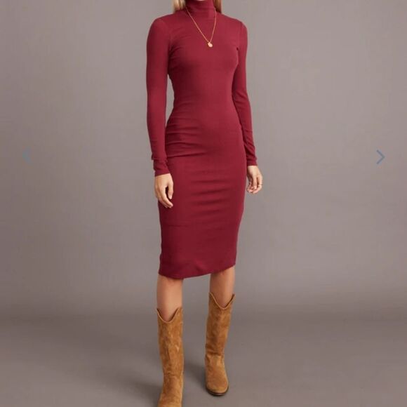 Marine layer Lexi Rib Turtleneck Midi Dress in Rhododendron - Picture 5 of 7